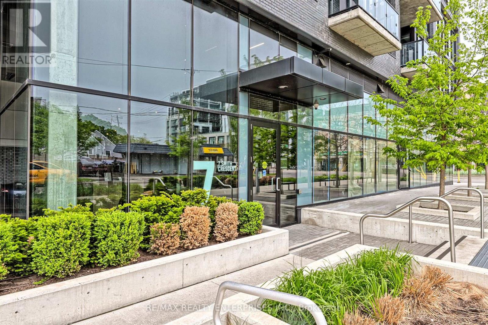 Photo 29 of 410 7 Smith Crescent, Toronto ON