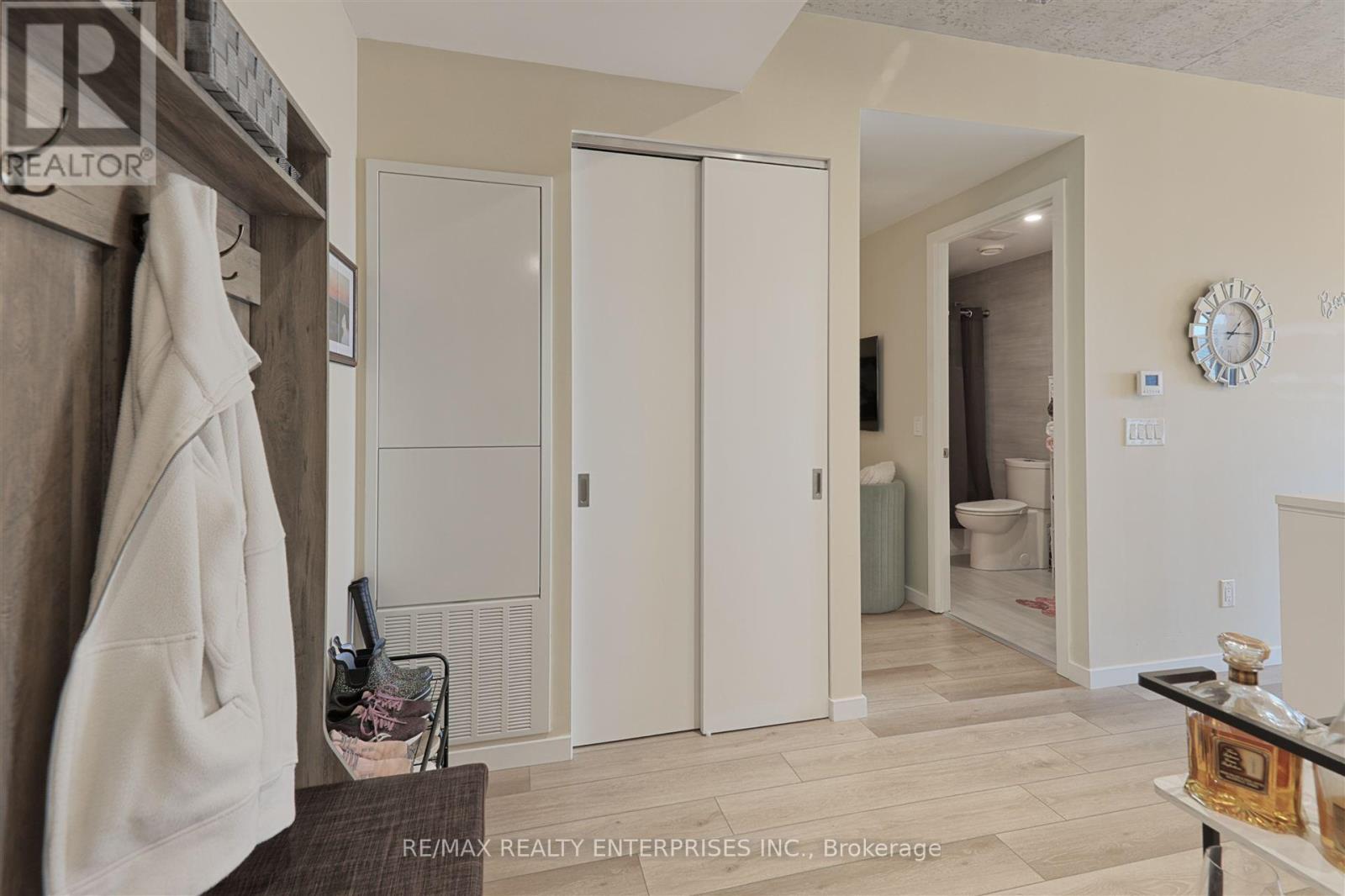 Photo 23 of 410 7 Smith Crescent, Toronto ON