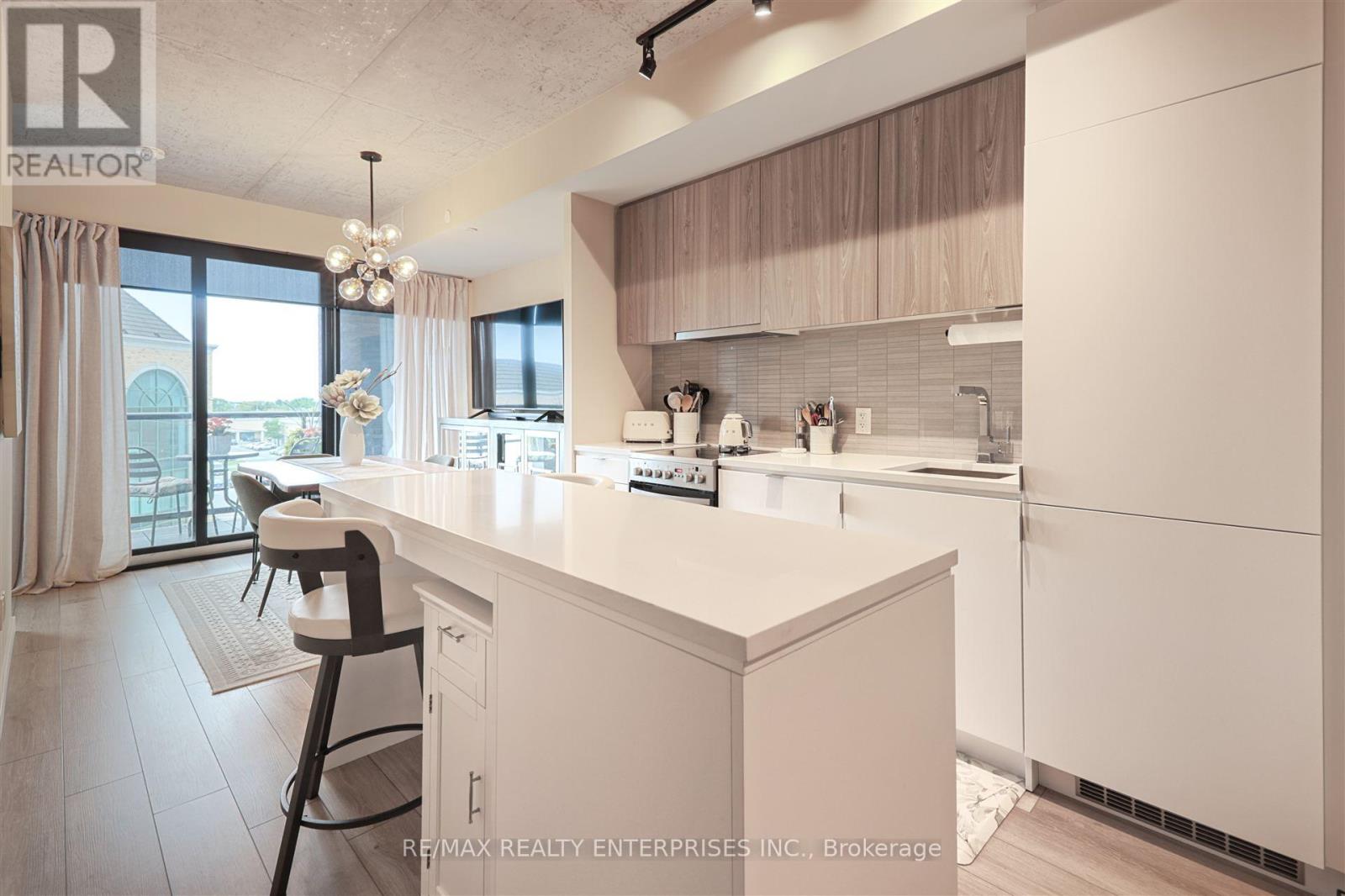 Photo 27 of 410 7 Smith Crescent, Toronto ON
