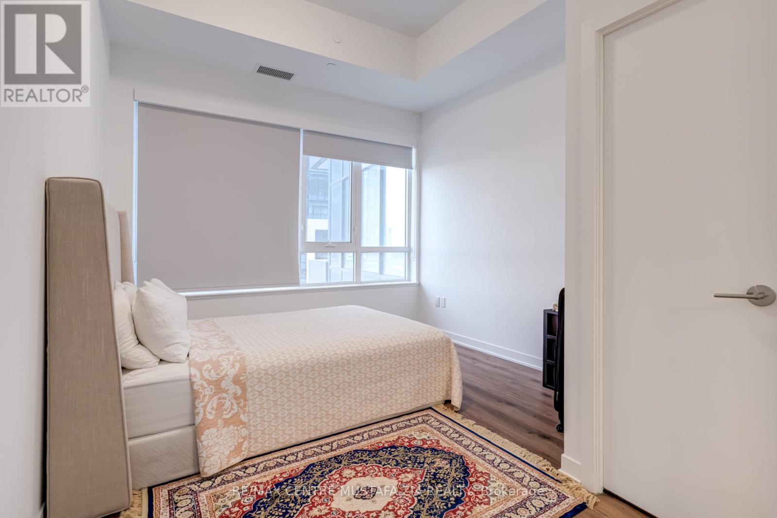 Photo 18 of 217 395 Dundas Street W, Oakville ON