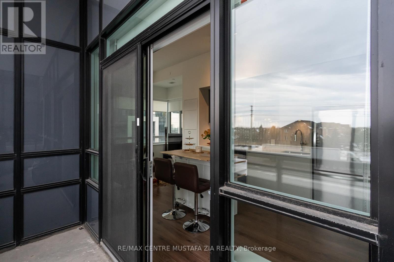 Photo 27 of 217 395 Dundas Street W, Oakville ON