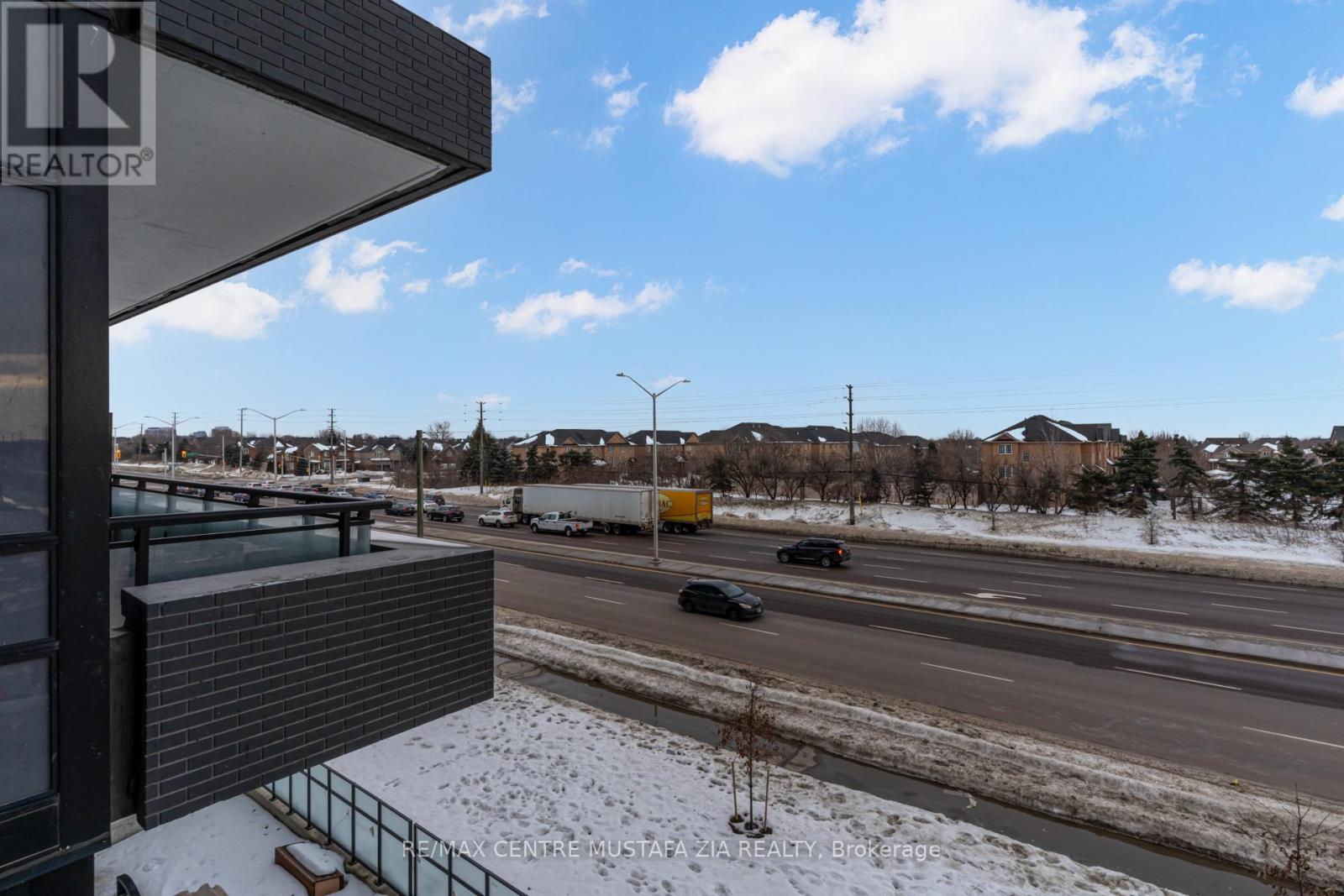 Photo 29 of 217 395 Dundas Street W, Oakville ON