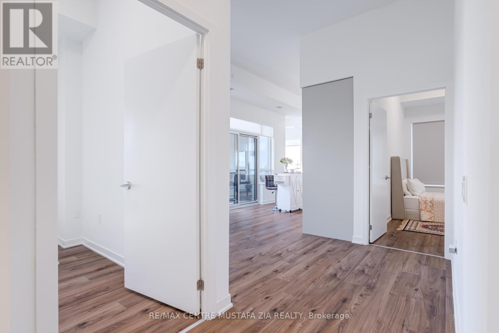 Photo 9 of 217 395 Dundas Street W, Oakville ON