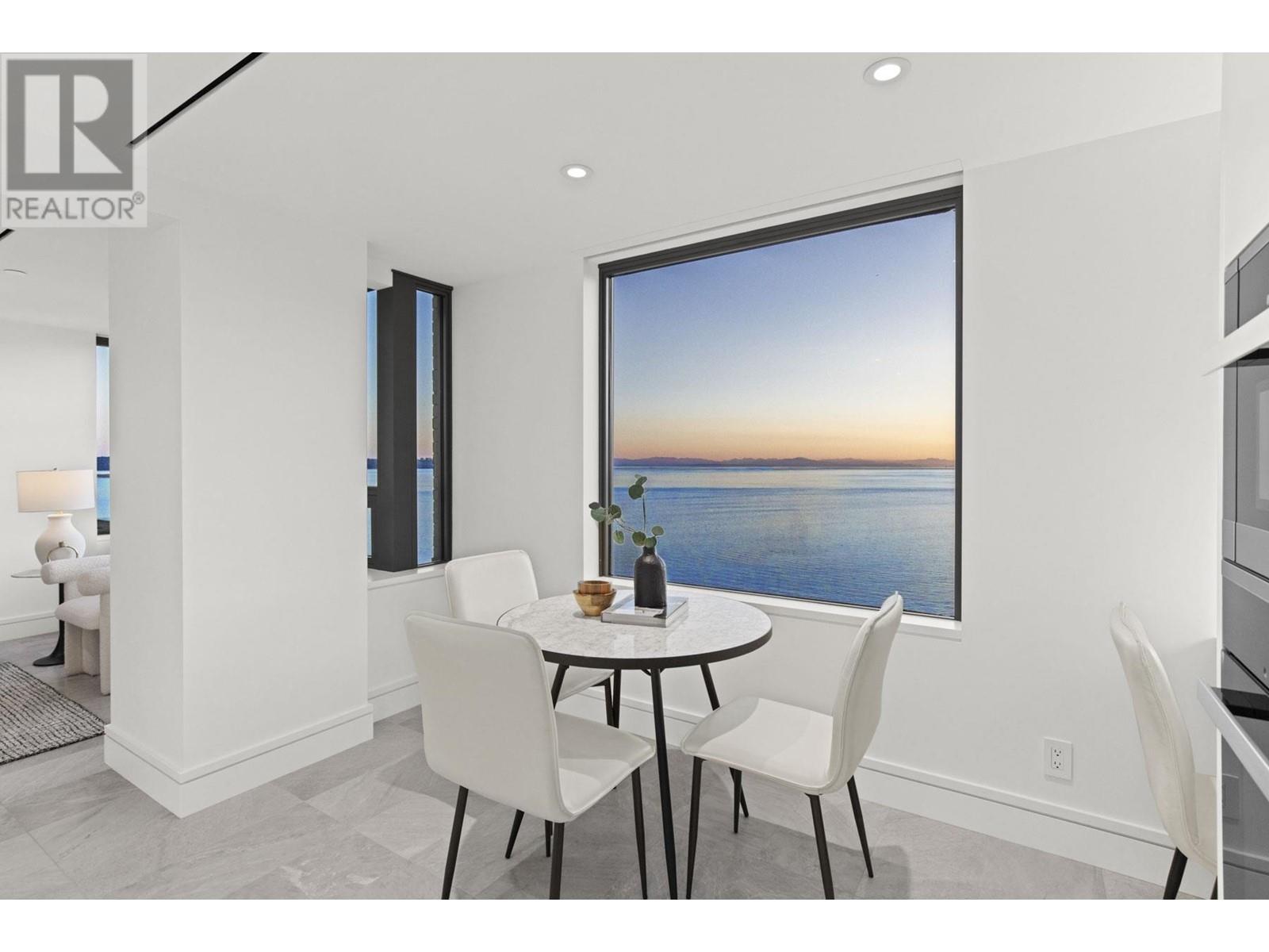12 2250 BELLEVUE AVENUE, West Vancouver