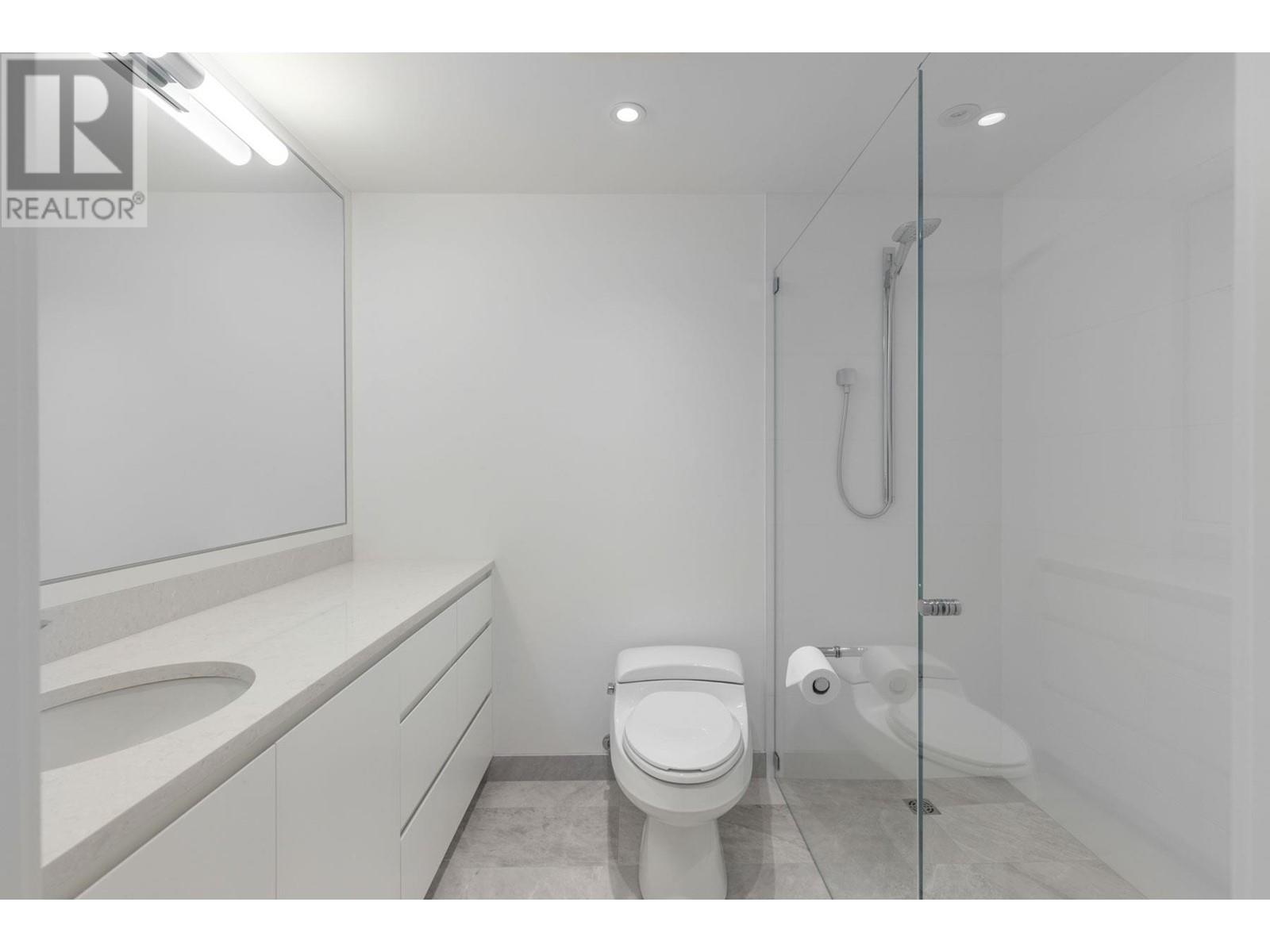 12 2250 BELLEVUE AVENUE, West Vancouver