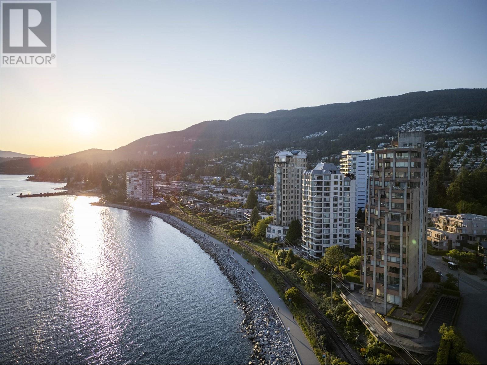 12 2250 BELLEVUE AVENUE, West Vancouver