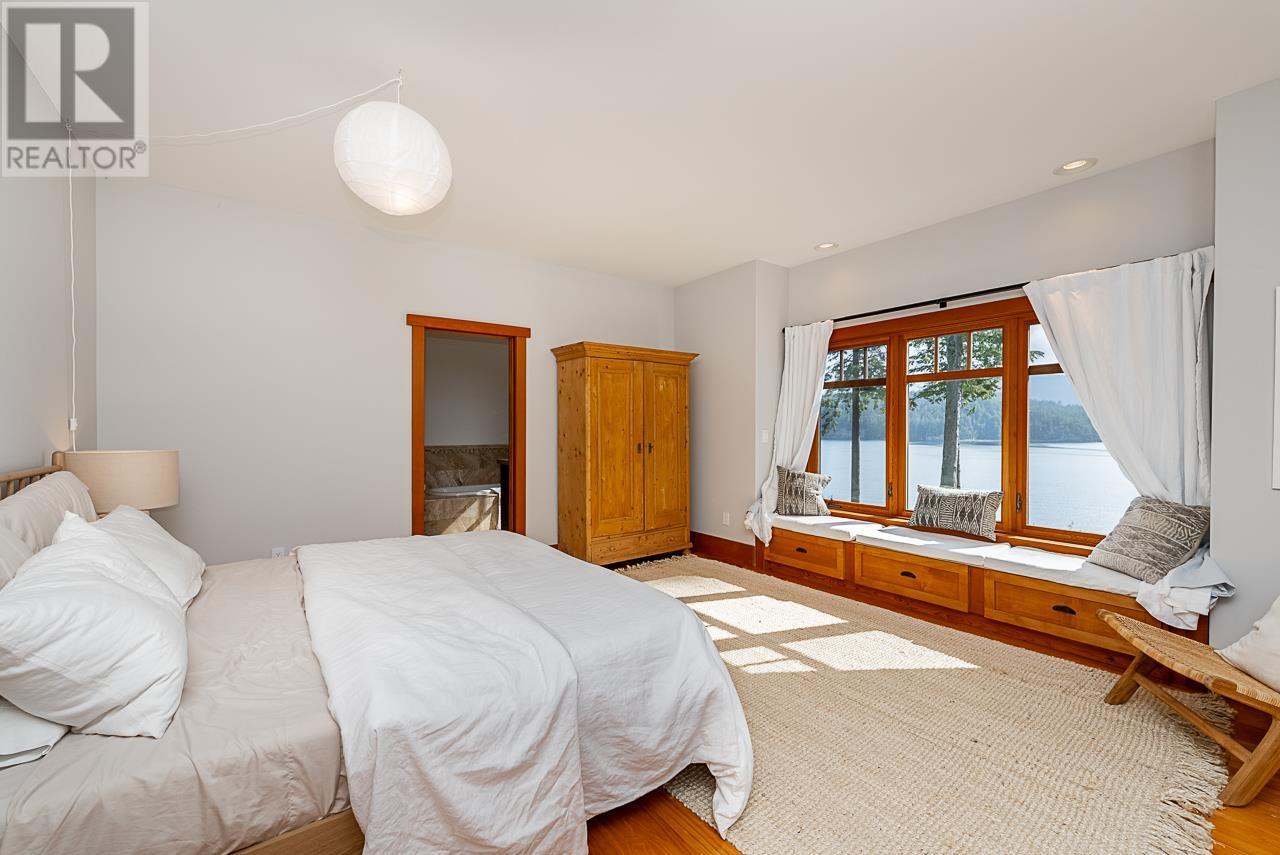 766 THE GROVE ROAD, Gambier Island