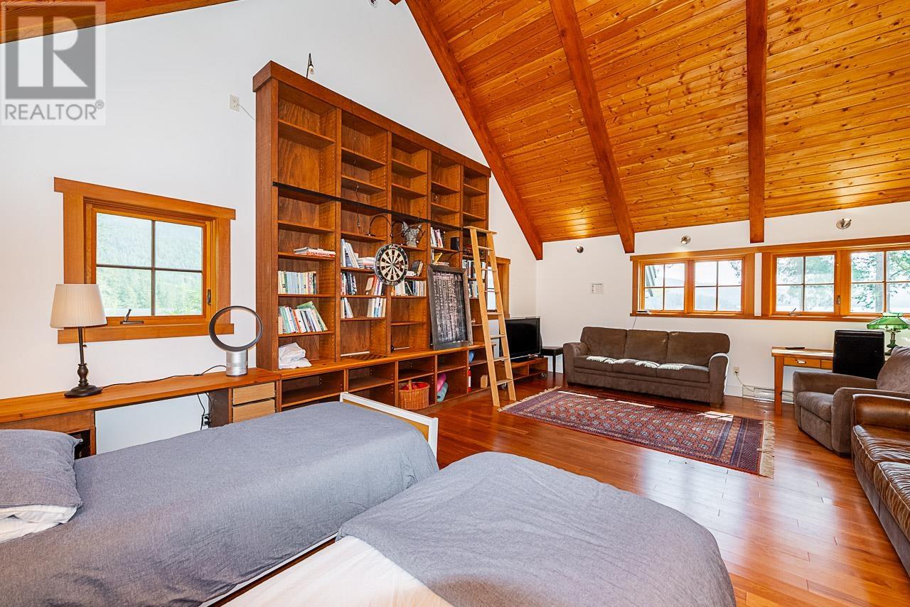 766 THE GROVE ROAD, Gambier Island