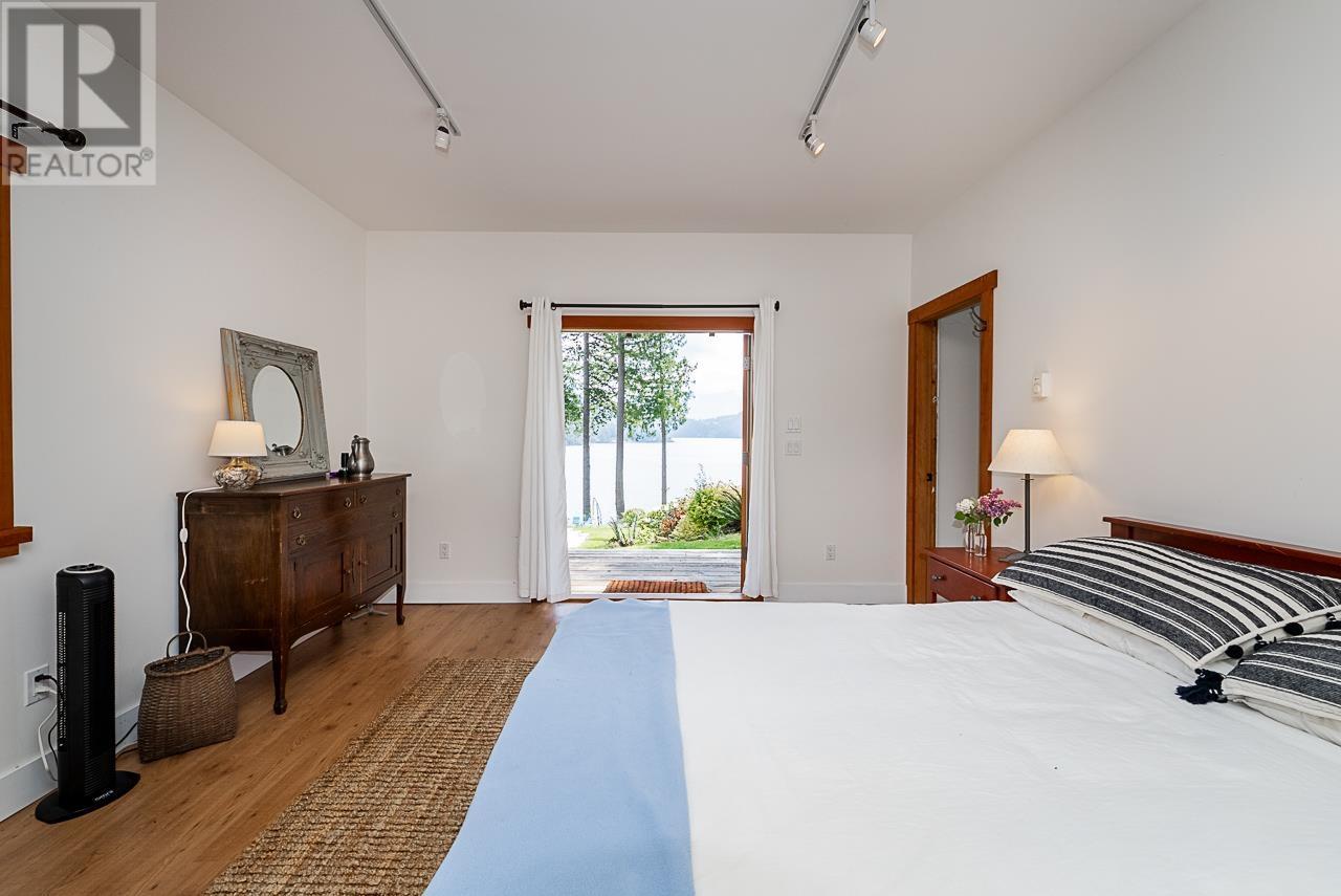 766 THE GROVE ROAD, Gambier Island