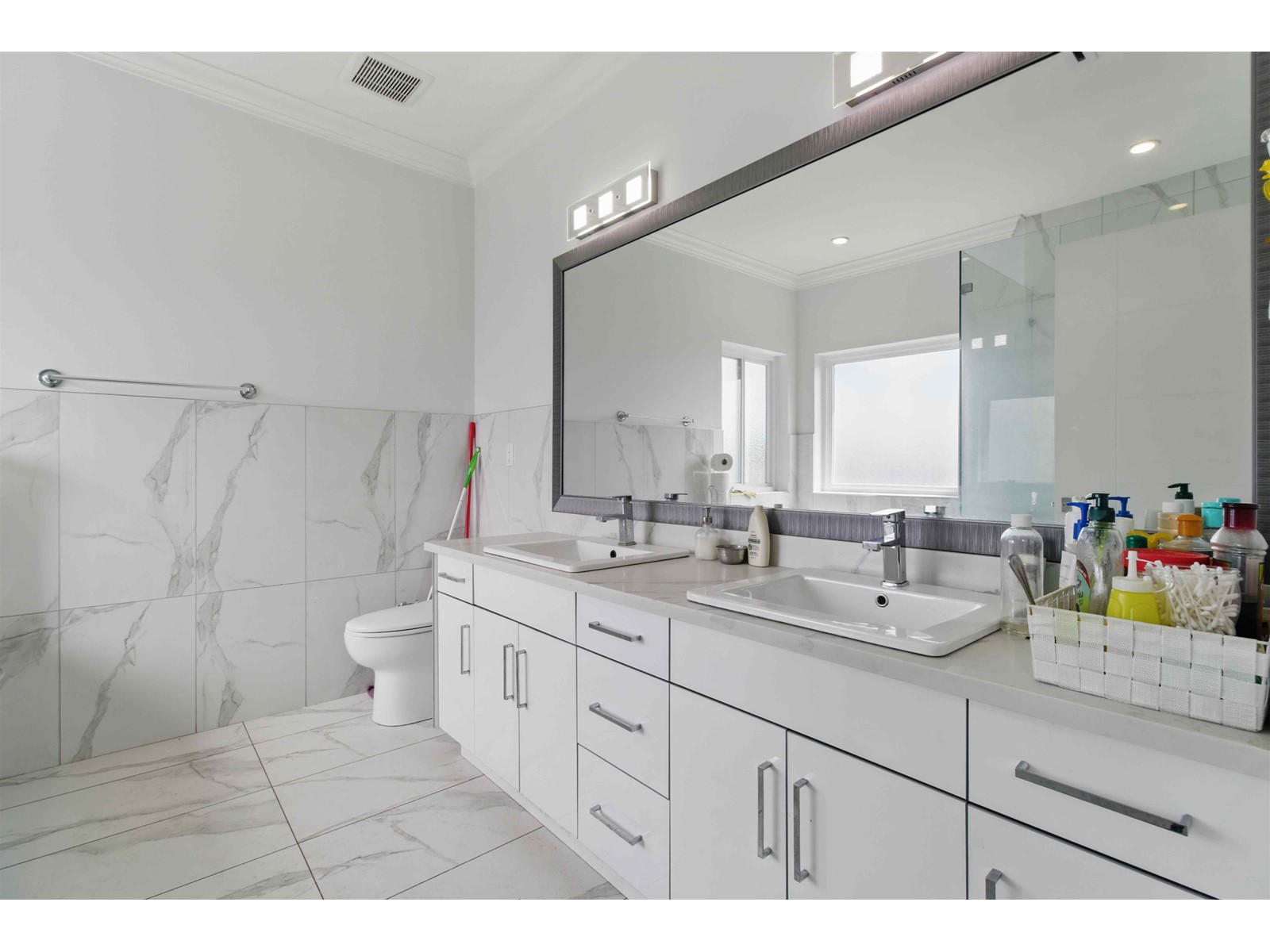Photo 20 of 27038 25 A Avenue, Langley BC
