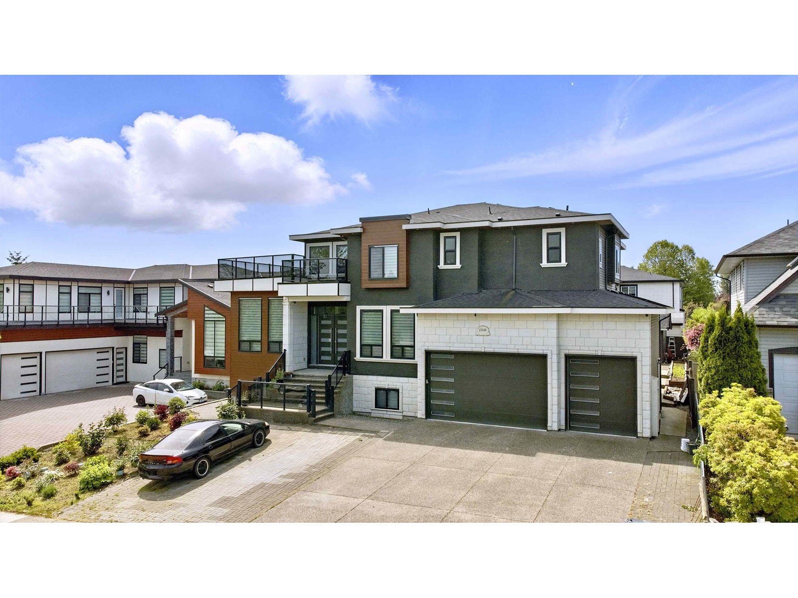 Photo 3 of 27038 25 A Avenue, Langley BC