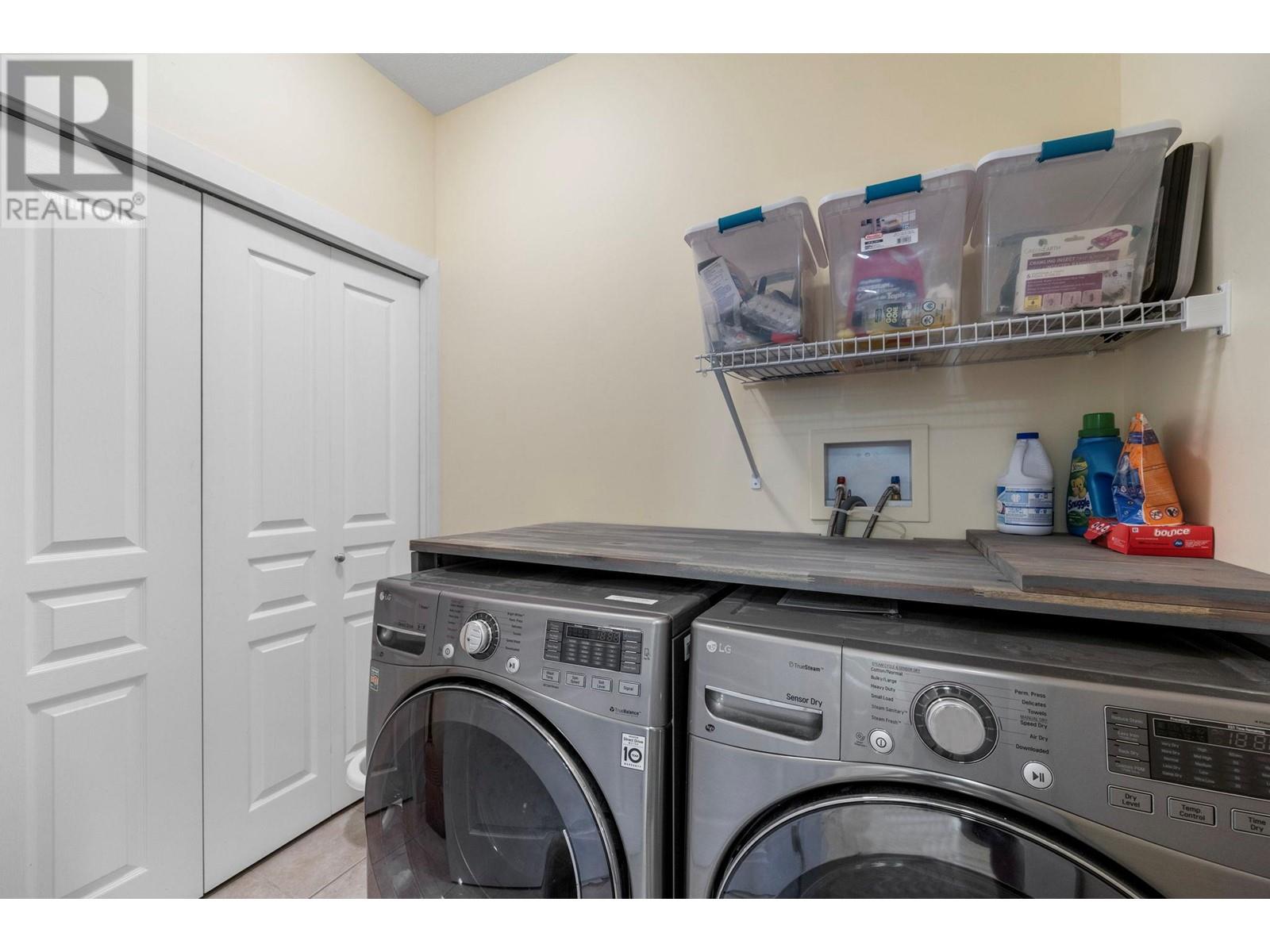 122 3996 Beach Avenue, Peachland