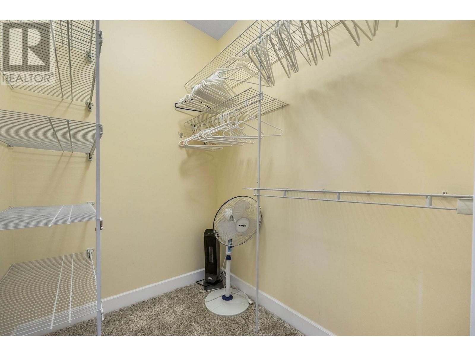 122 3996 Beach Avenue, Peachland
