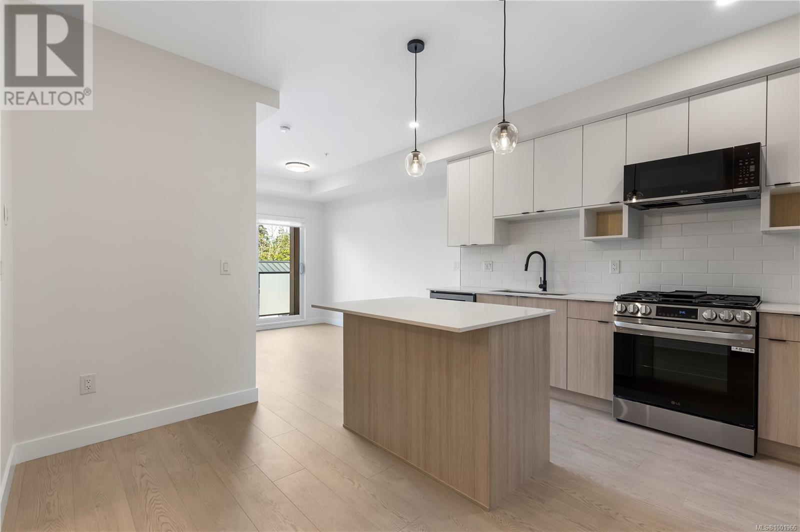 Photo 3 of 203 2629 Millstream Rd, Langford BC