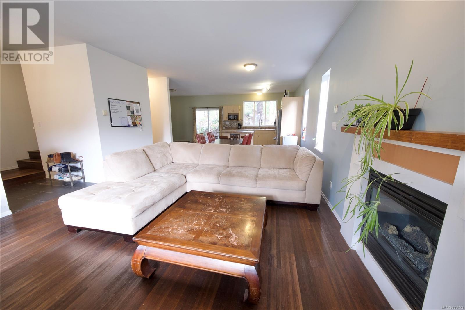 645 Shore Pine Cres, Tofino
