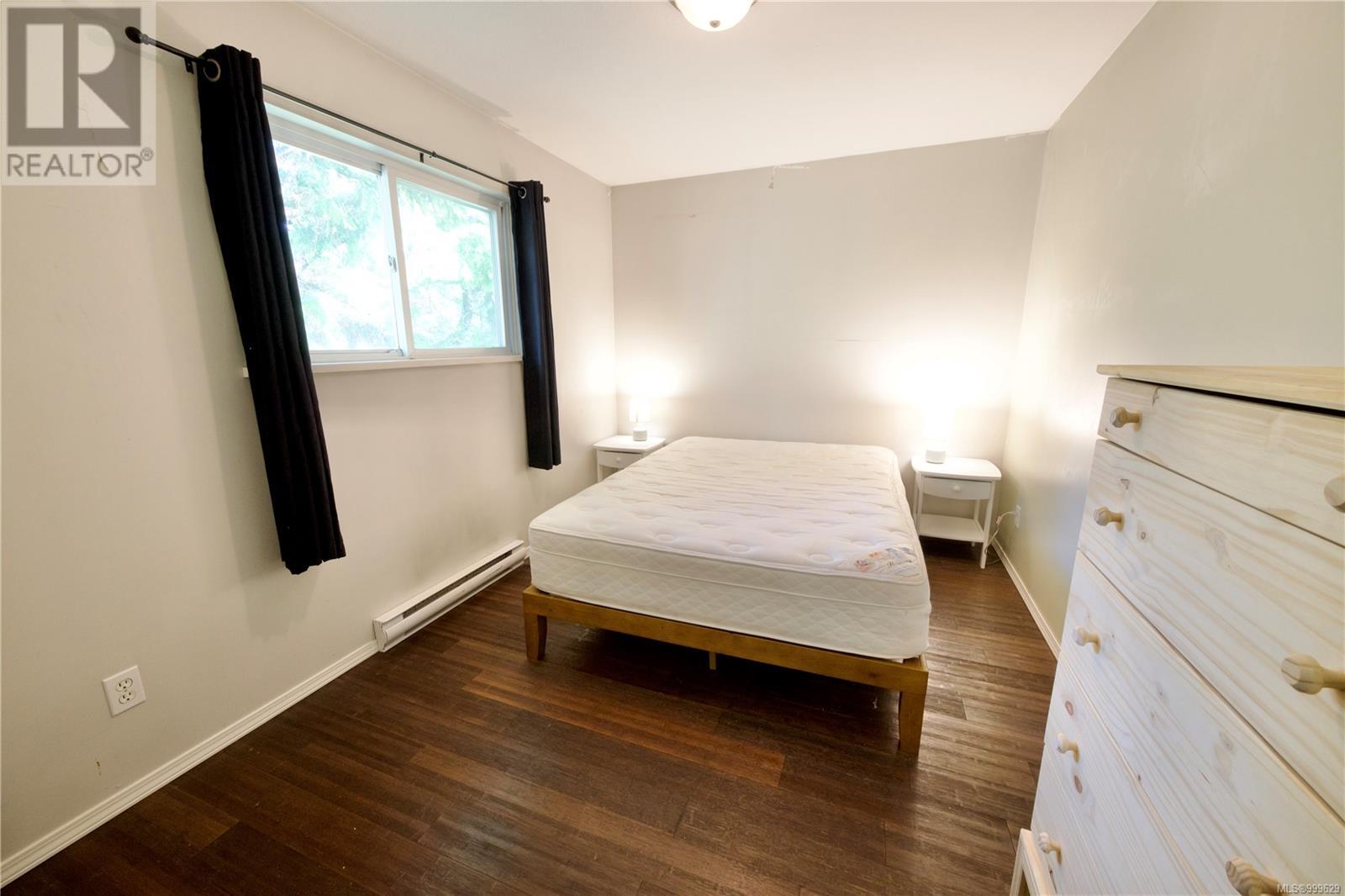645 Shore Pine Cres, Tofino