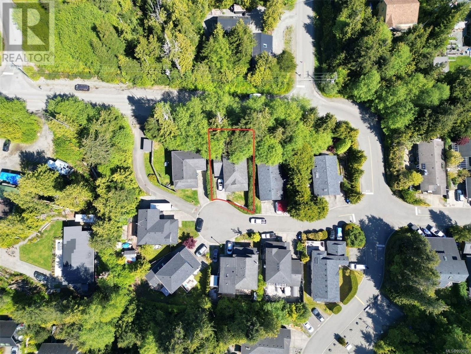 645 Shore Pine Cres, Tofino