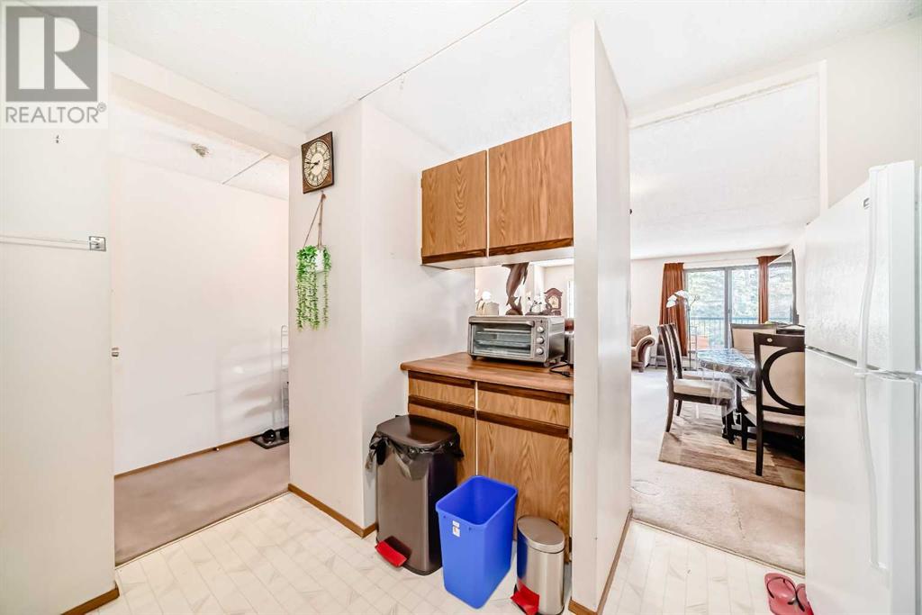 Single Family House for Sale in   Dalton Drive NW Dalhousie Calgary 