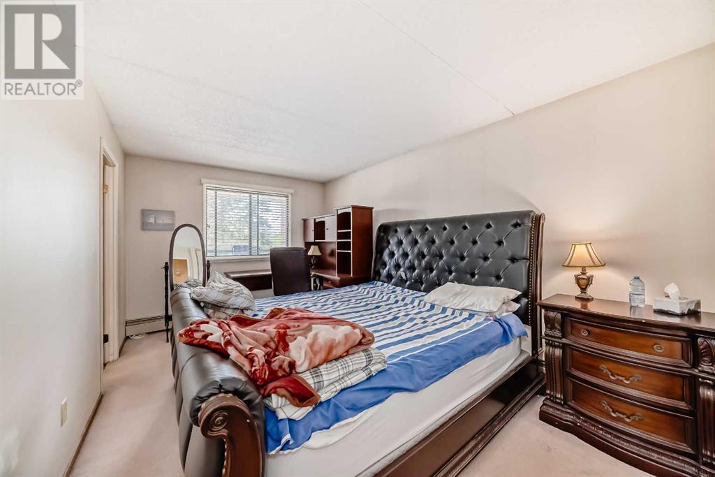 Single Family House for Sale in   Dalton Drive NW Dalhousie Calgary 