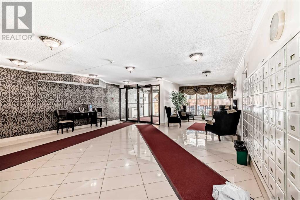 Single Family House for Sale in   Dalton Drive NW Dalhousie Calgary 