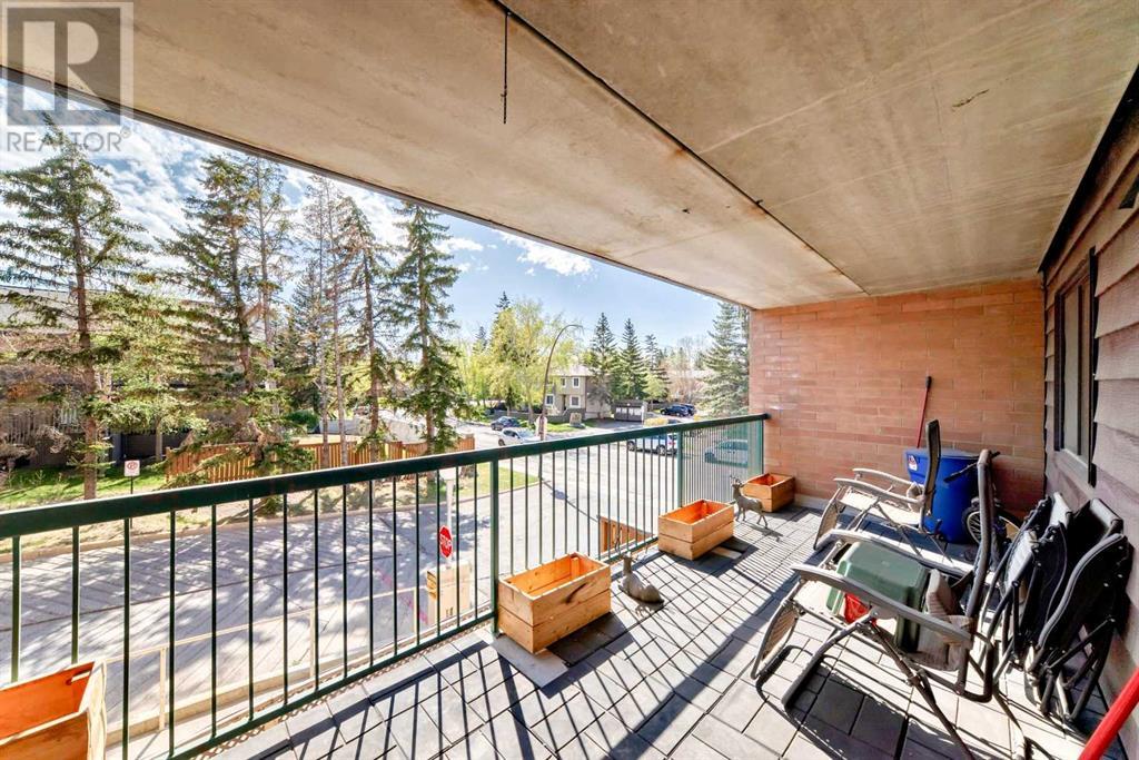 Single Family House for Sale in   Dalton Drive NW Dalhousie Calgary 
