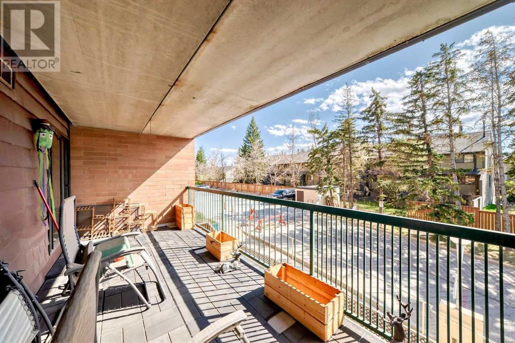 Single Family House for Sale in   Dalton Drive NW Dalhousie Calgary 