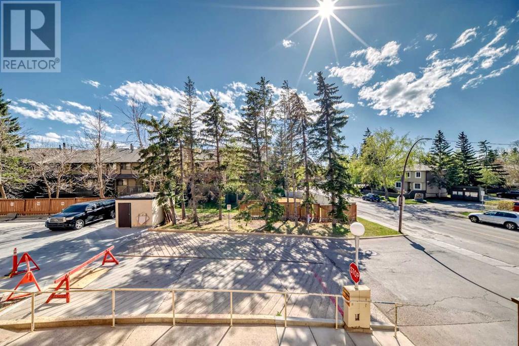 Single Family House for Sale in   Dalton Drive NW Dalhousie Calgary 