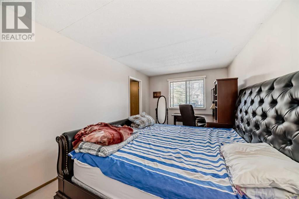 Single Family House for Sale in   Dalton Drive NW Dalhousie Calgary 