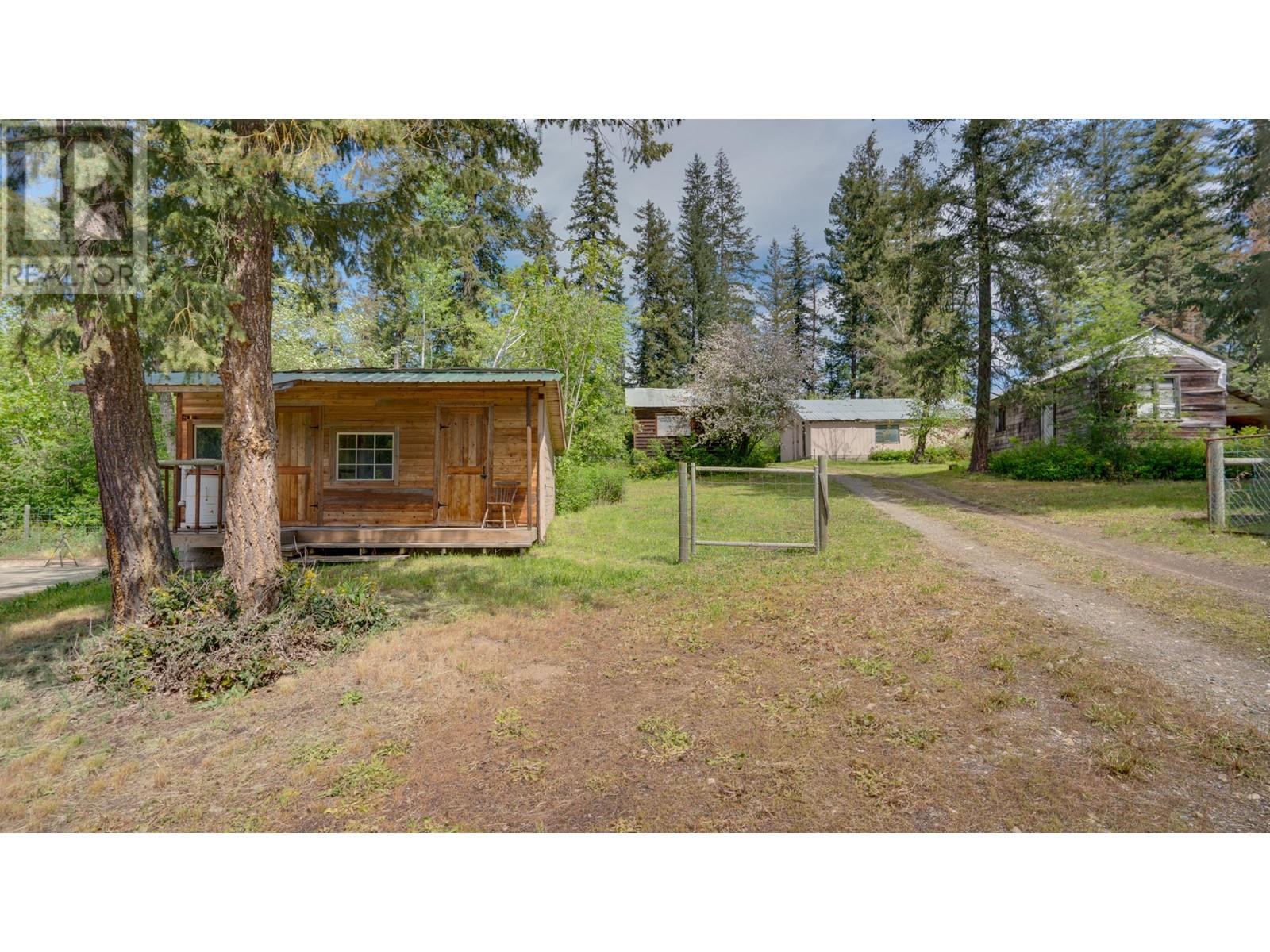 Photo 4 of 11 Gardom Lake Road, Enderby BC