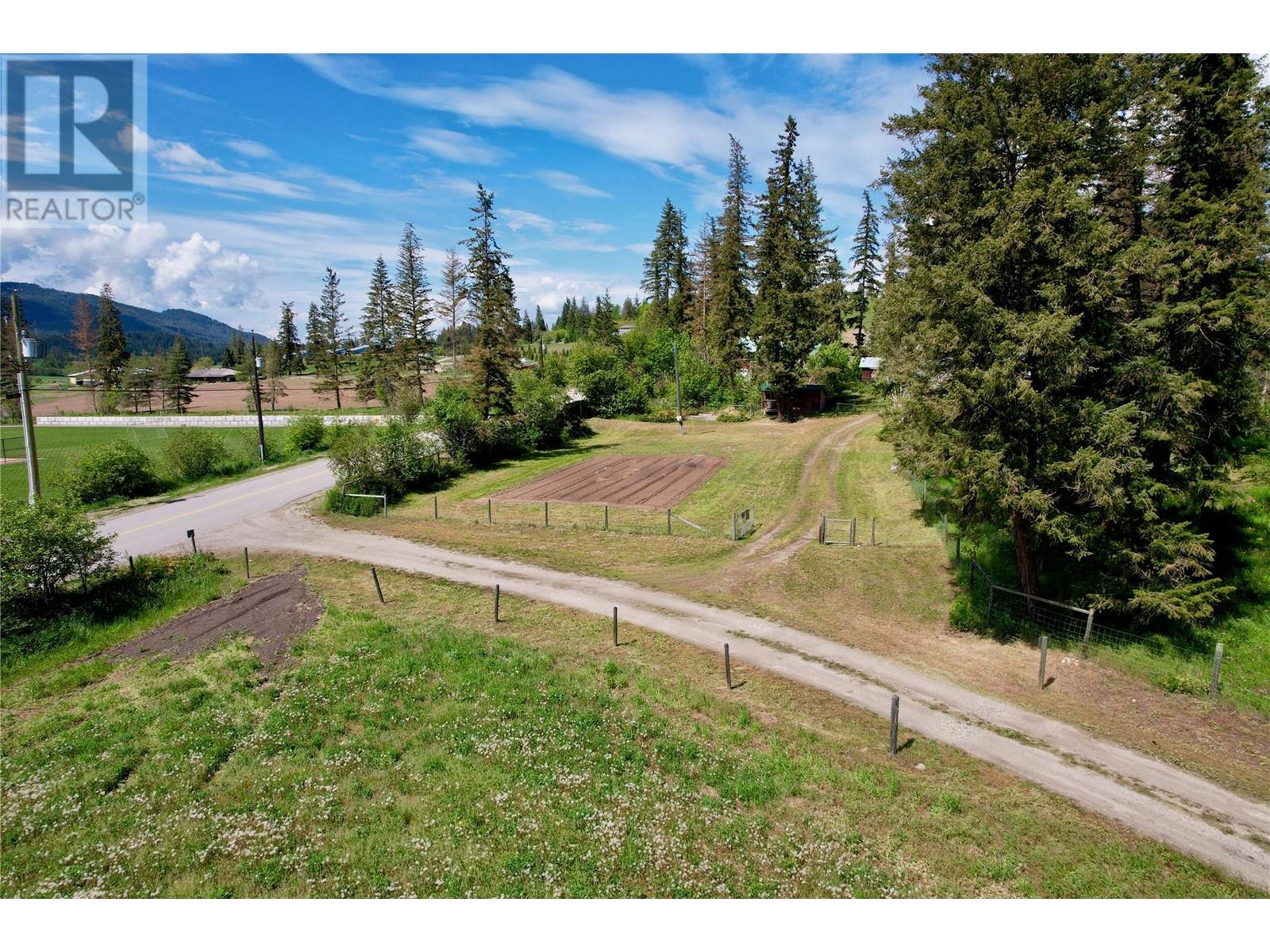  11 Gardom Lake Road, Enderby