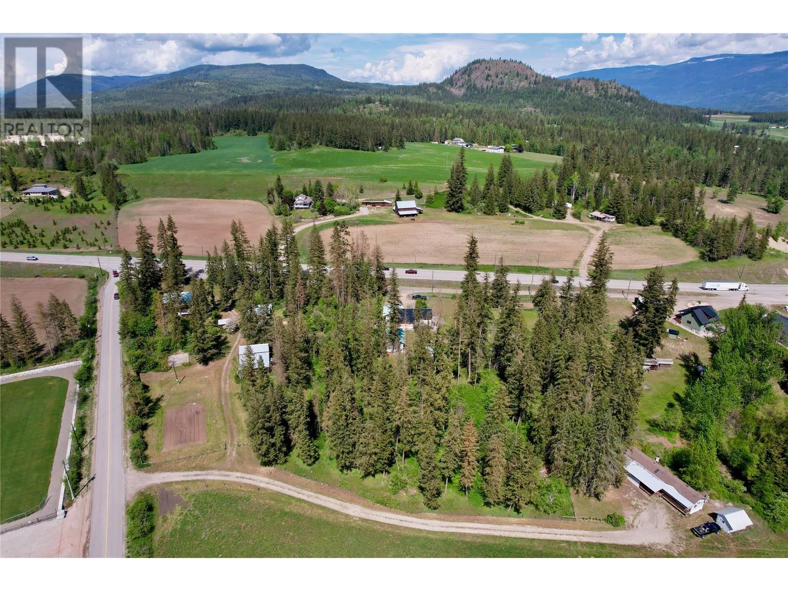 11 Gardom Lake Road, Enderby