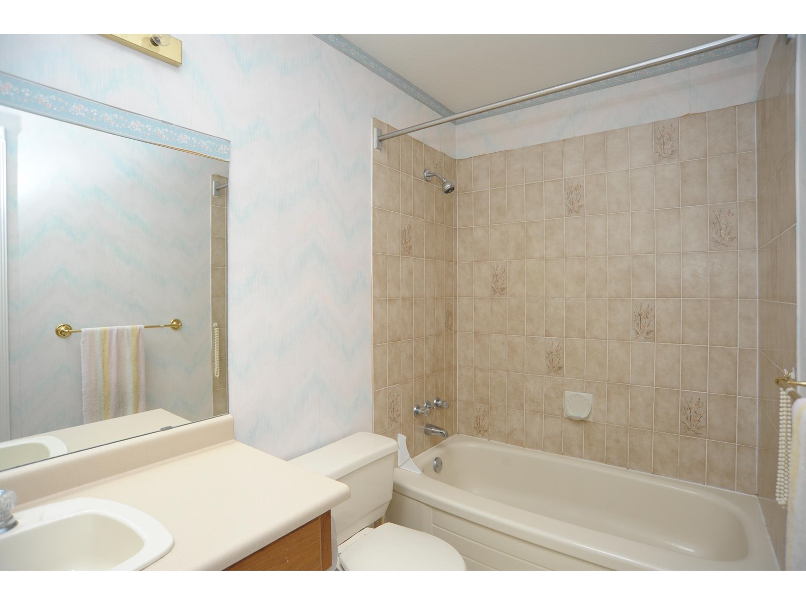 13094 SUMMERHILL CRESCENT, Surrey real estate listing R3008554