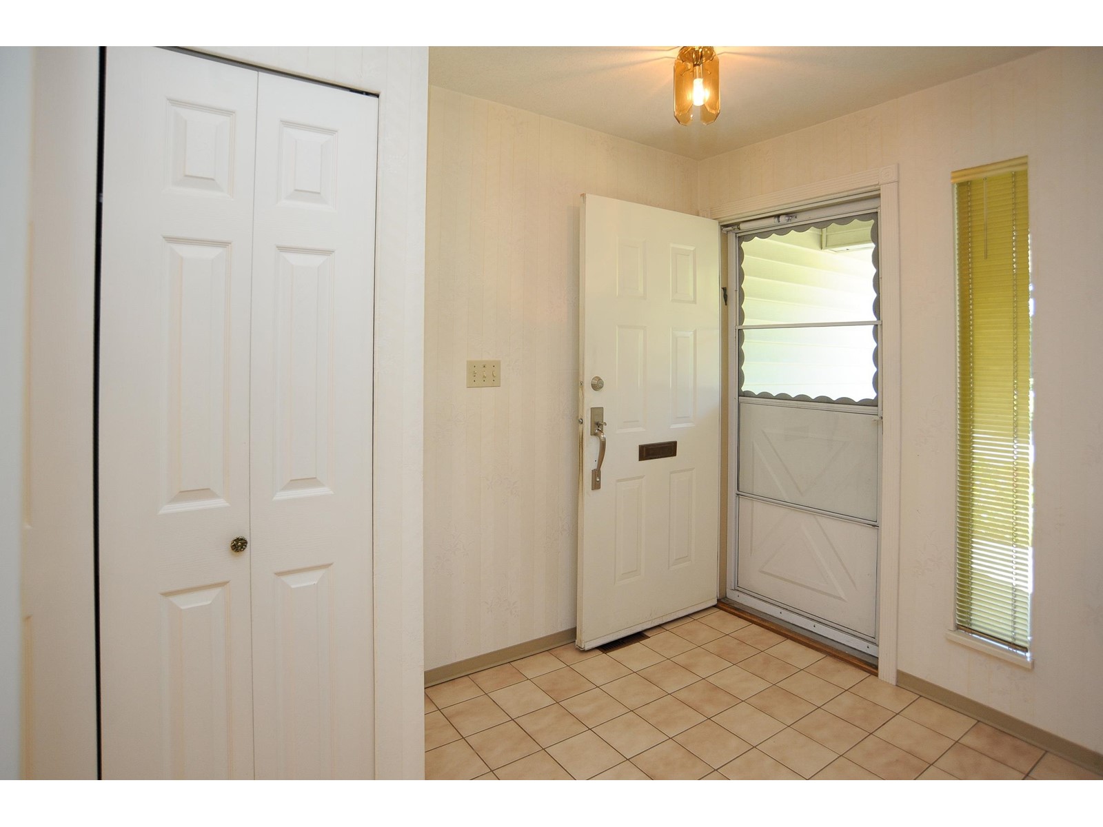 13094 SUMMERHILL CRESCENT, Surrey real estate listing R3008554