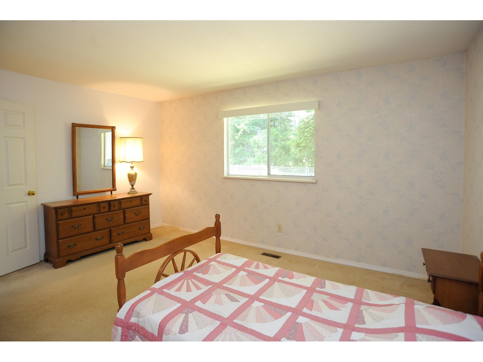 13094 SUMMERHILL CRESCENT, Surrey real estate listing R3008554