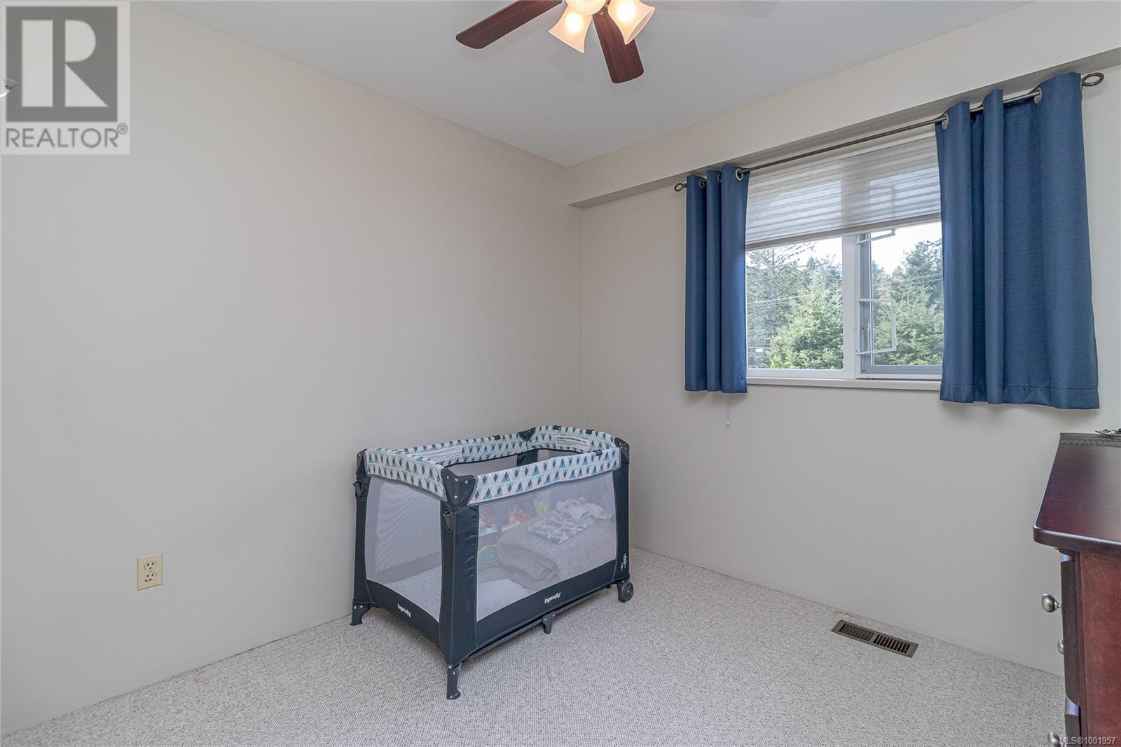 Photo 21 of 6627 Lakes Rd, Duncan BC