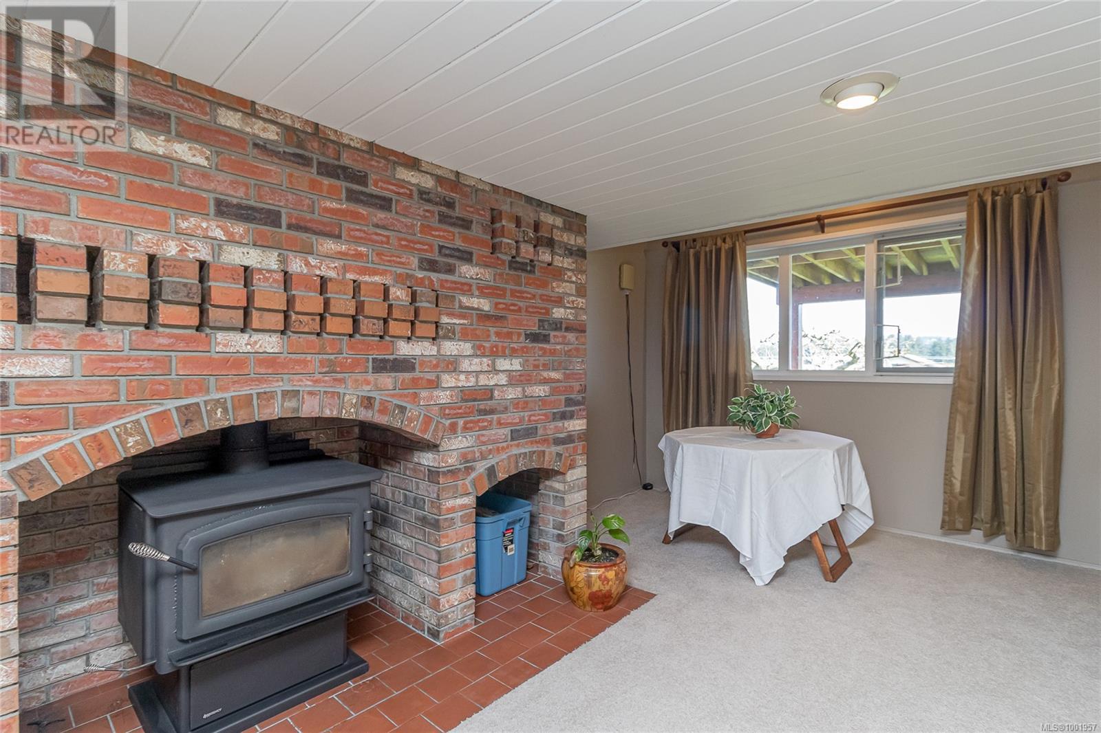 Photo 25 of 6627 Lakes Rd, Duncan BC