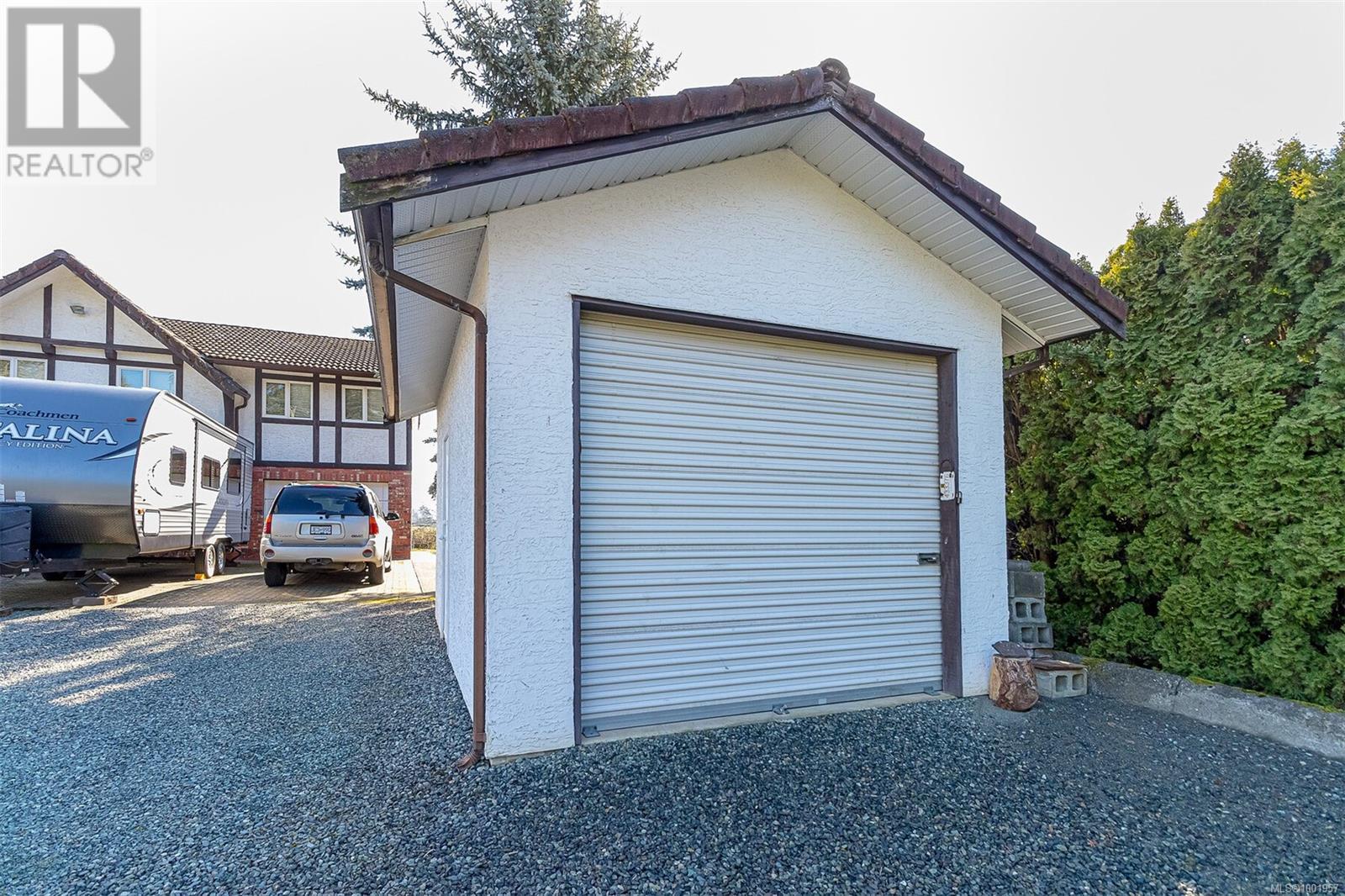 Photo 47 of 6627 Lakes Rd, Duncan BC