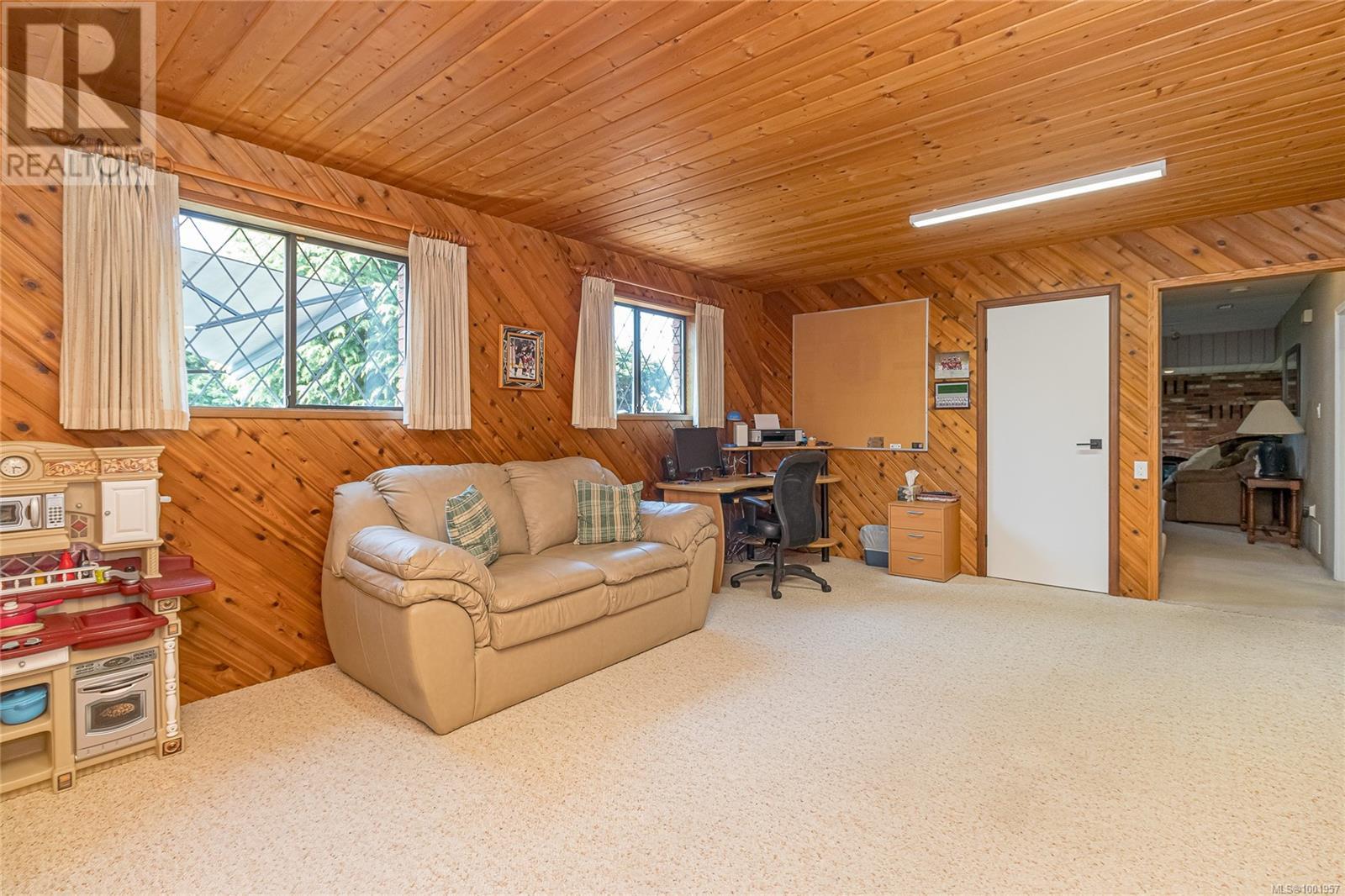 Photo 34 of 6627 Lakes Rd, Duncan BC
