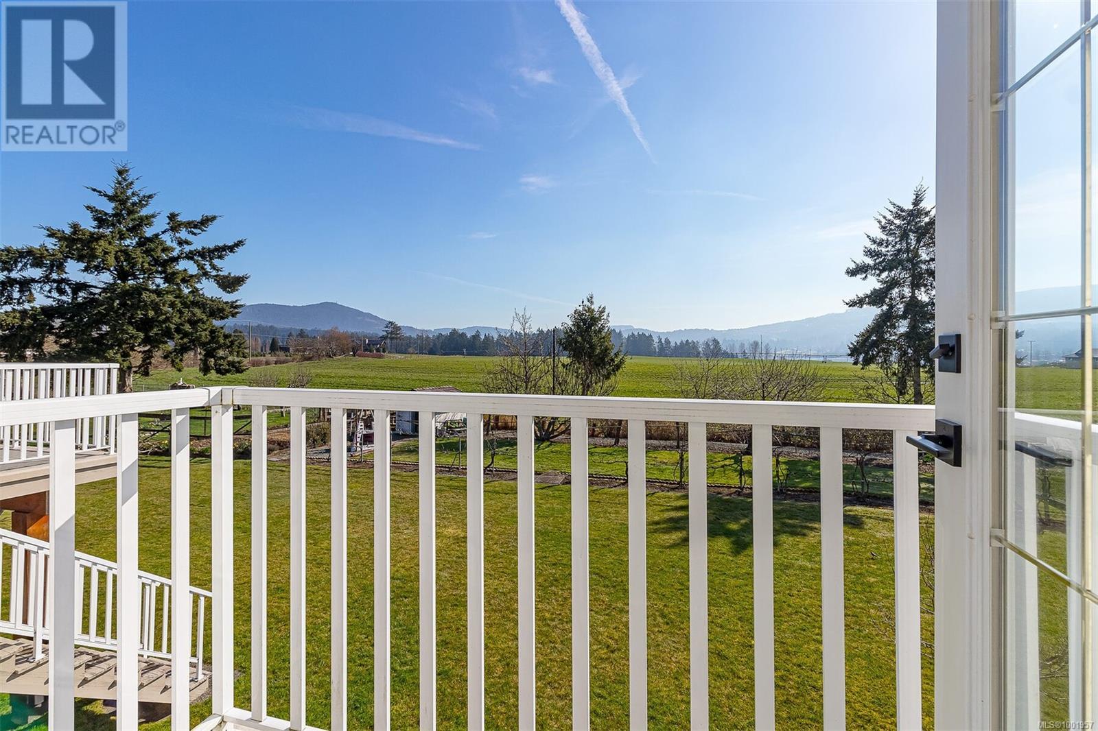 Photo 17 of 6627 Lakes Rd, Duncan BC