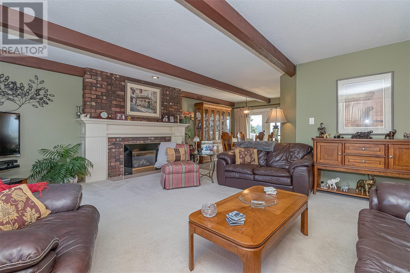 Photo 9 of 6627 Lakes Rd, Duncan BC