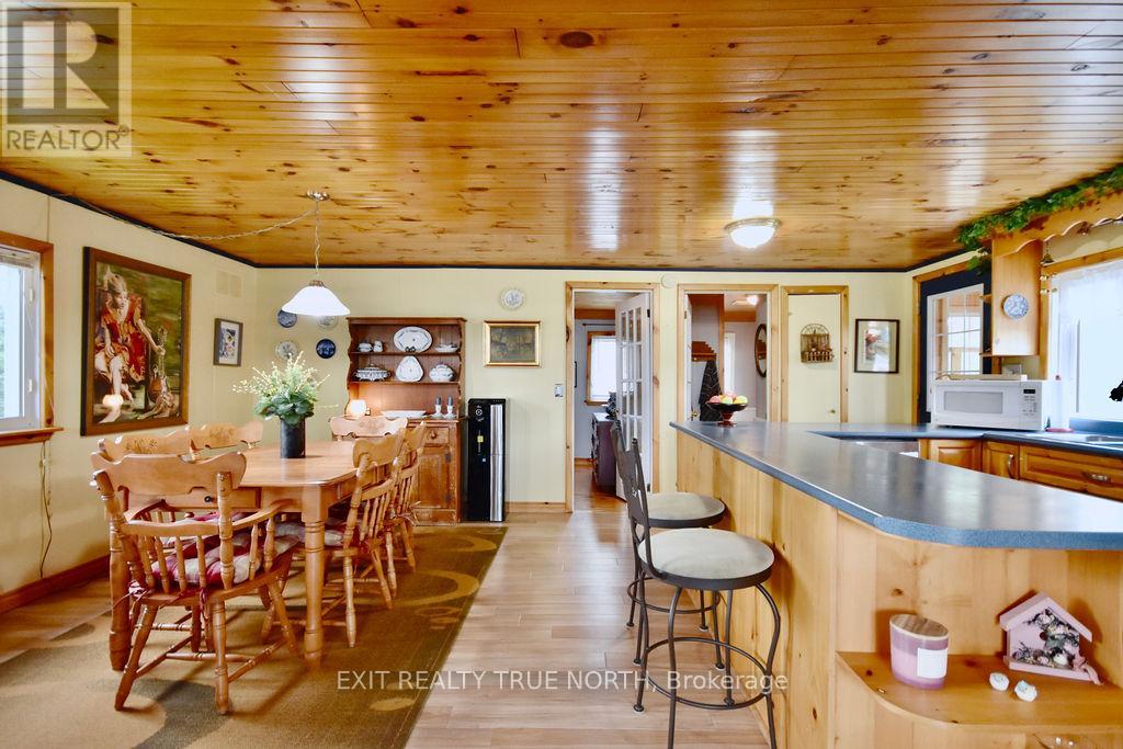 Photo 10 of 5632 Penetanguishene Road, Springwater ON
