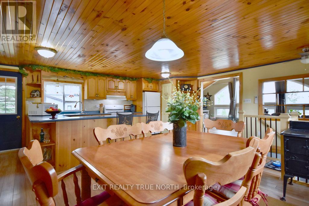 Photo 36 of 5632 Penetanguishene Road, Springwater ON