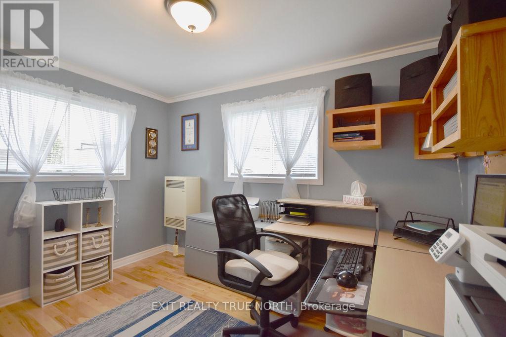 Photo 38 of 5632 Penetanguishene Road, Springwater ON