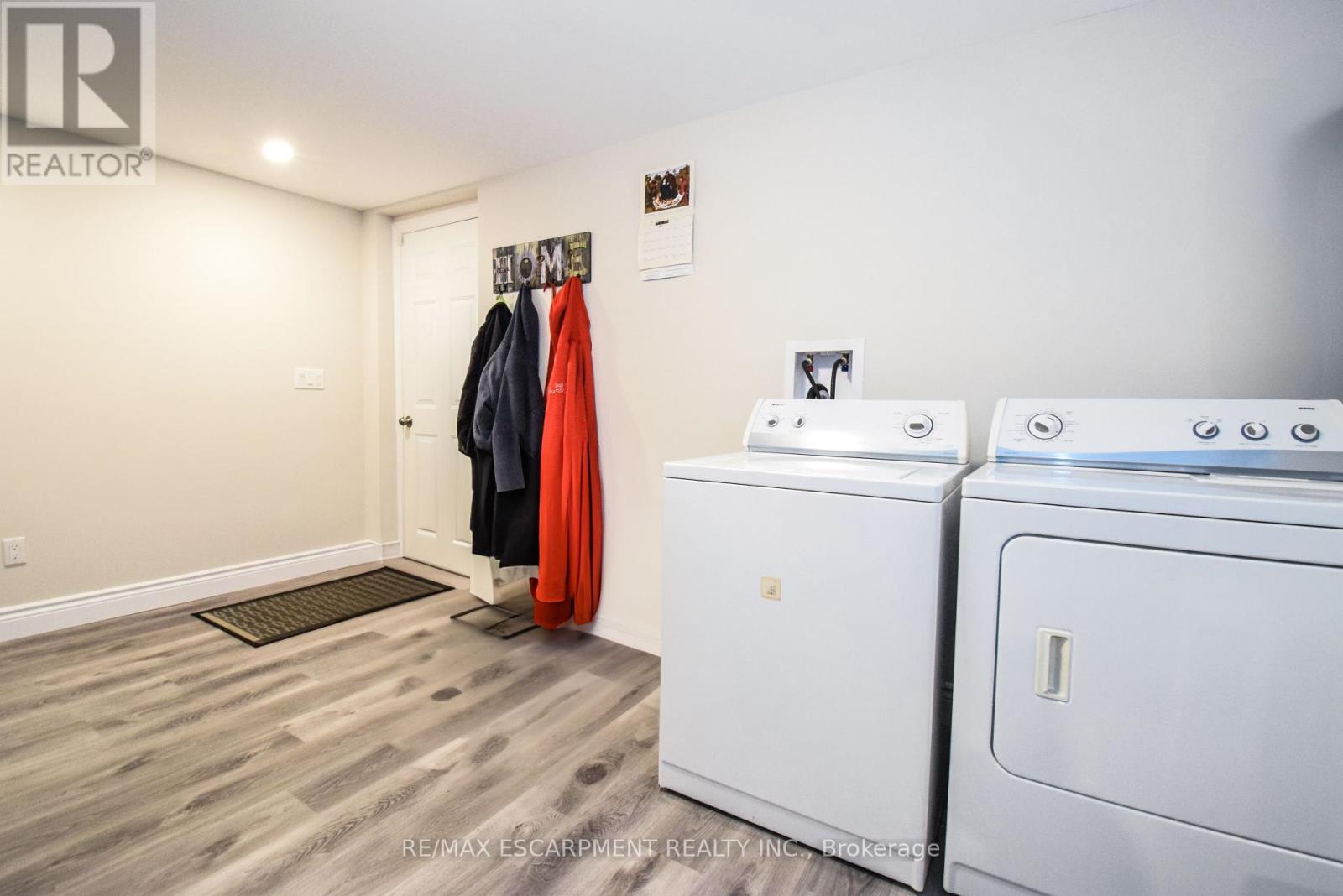 Photo 21 of 264 Hellems Avenue, Welland ON