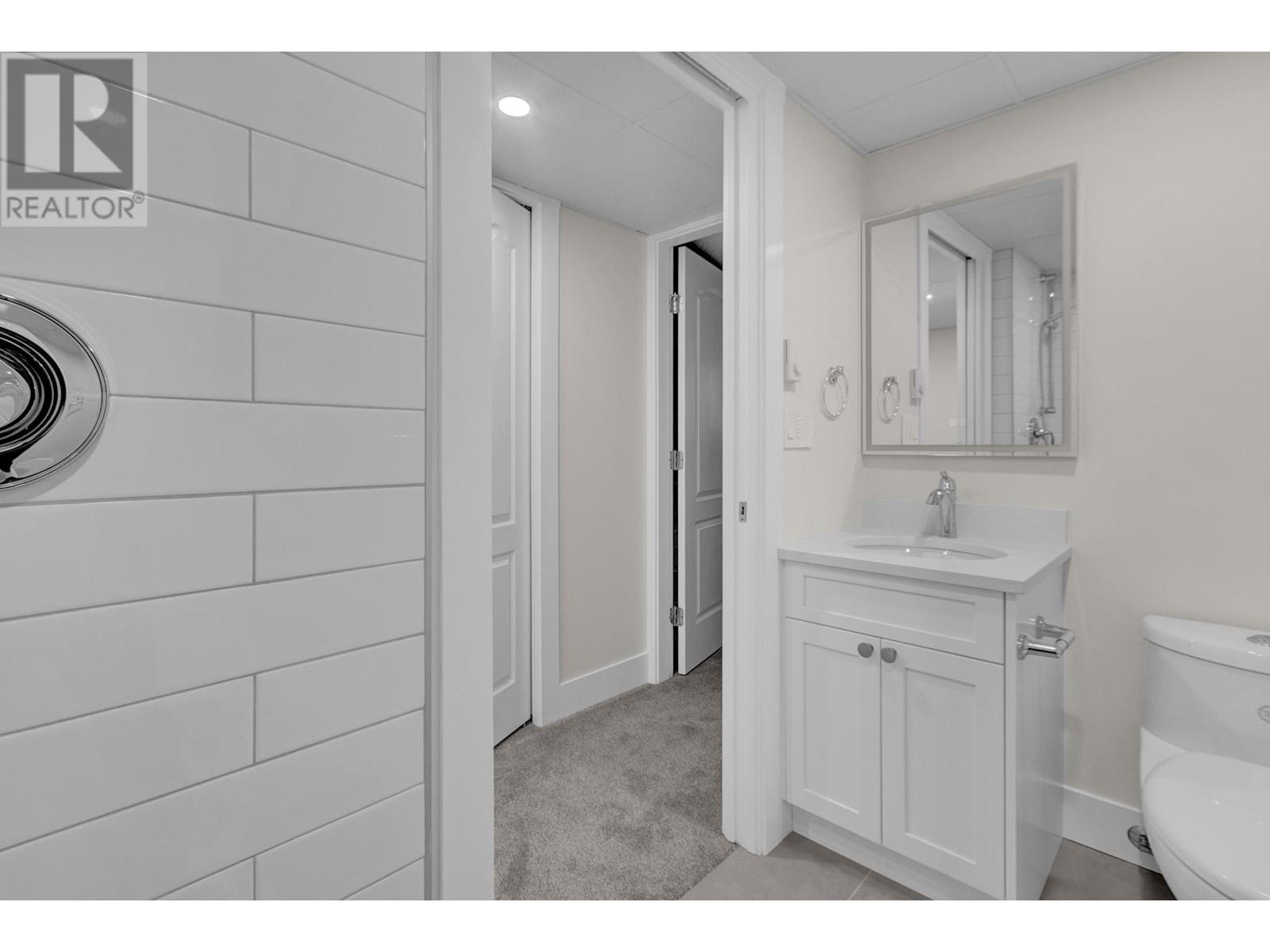 Photo 8 of 6807 Westmount Drive, Prince George BC