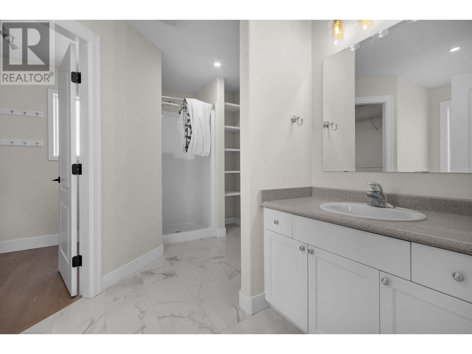 Photo 16 of 6807 Westmount Drive, Prince George BC