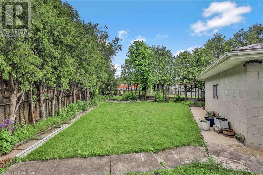Photo 39 of 79 Castlefield Drive, Hamilton ON