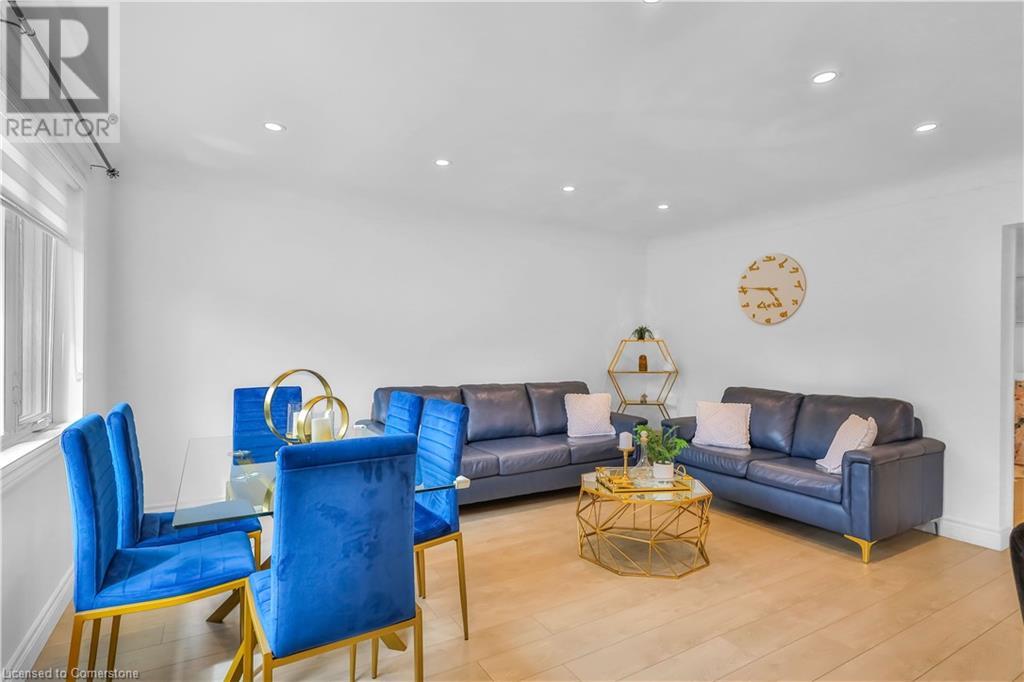 Photo 12 of 79 Castlefield Drive, Hamilton ON