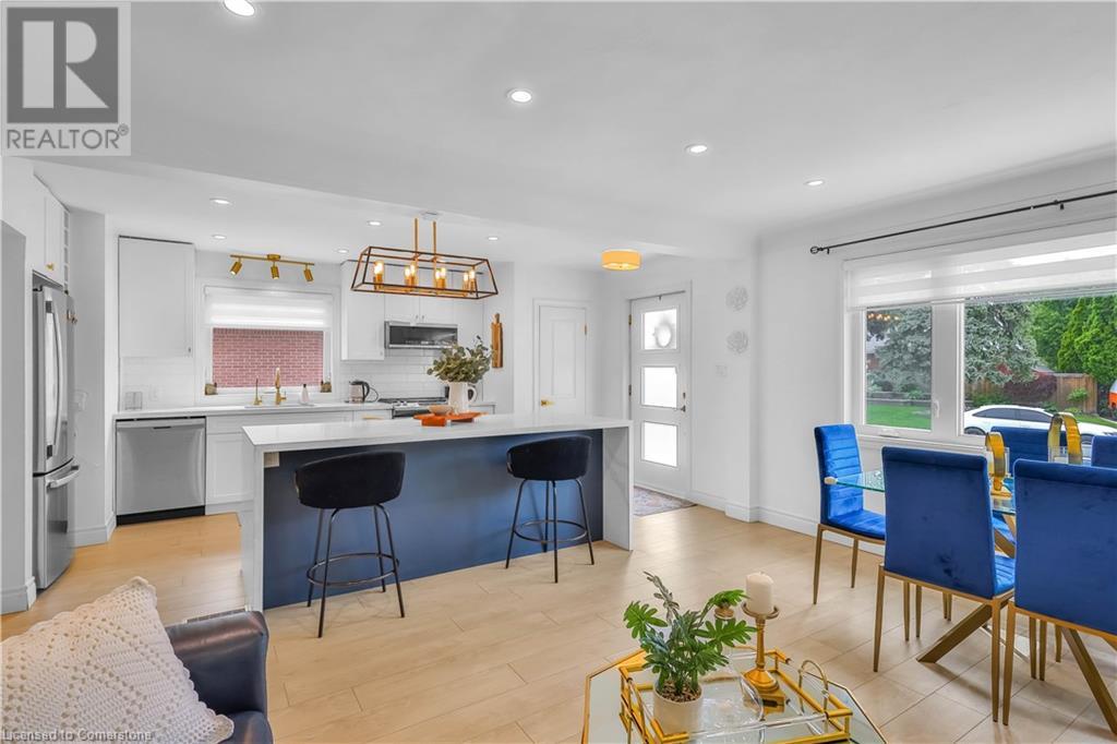 Photo 11 of 79 Castlefield Drive, Hamilton ON