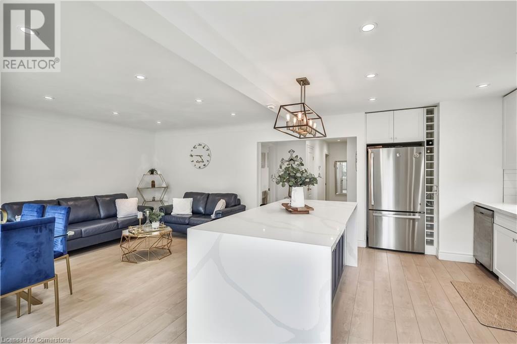 Photo 6 of 79 Castlefield Drive, Hamilton ON
